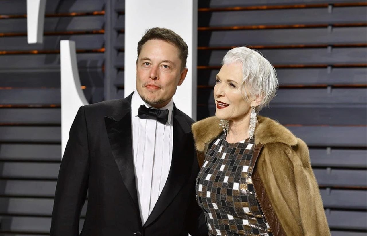 ilon musk and mom