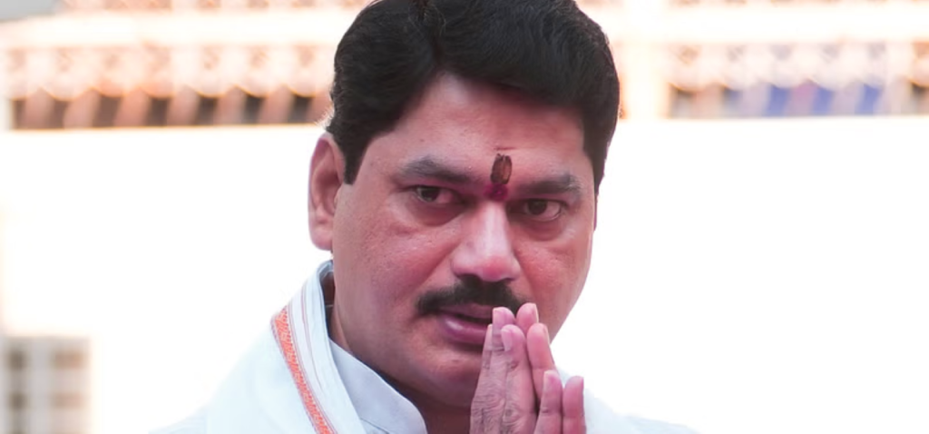 Maharashtra Minister